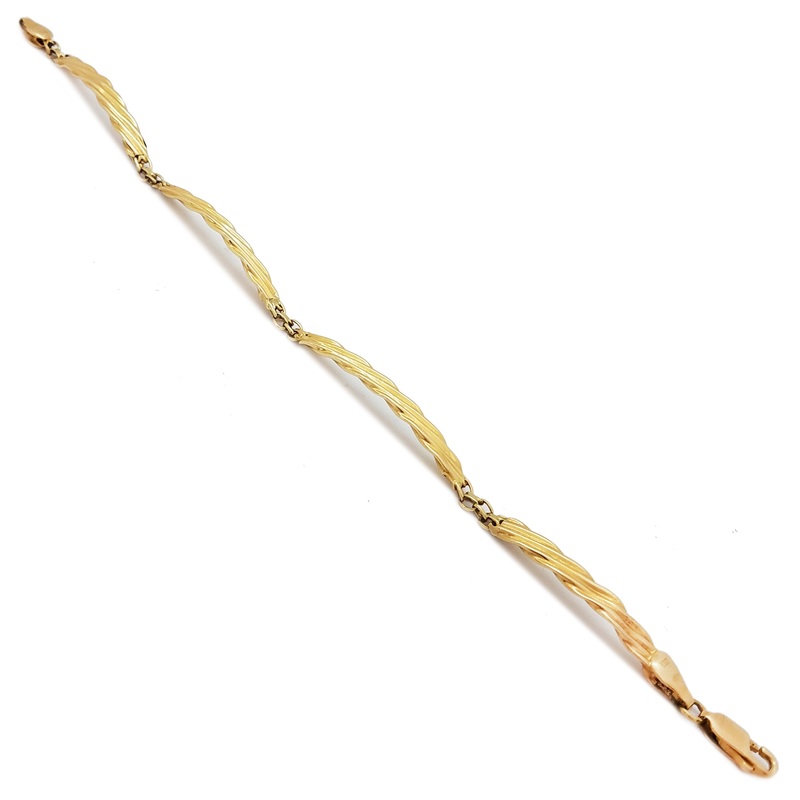 Curved Yellow Gold Bracelet (14K).